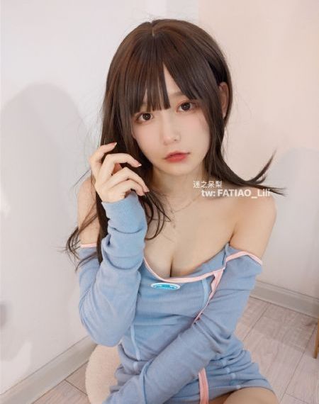 美女跪下吃j8_剧情片电影完整版在线观看