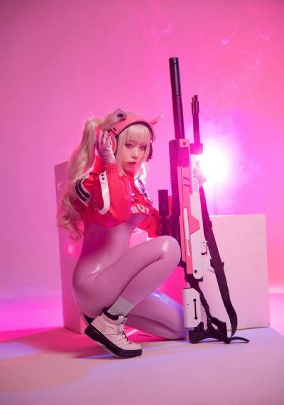 欧美超高跟凉鞋_1080P电影完整版在线观看