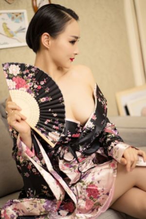 人妻美妇疯狂迎合_4K高清在线观看